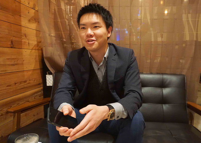 「cafebar marimo」社長の森村柚午さん。