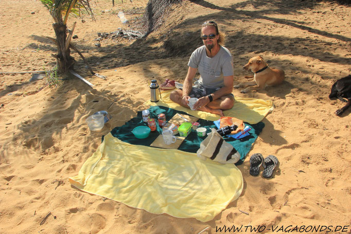 FRÜHSTÜCK AM STRAND