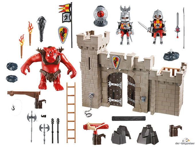 Im Paket Playmobil 5670 sind zwei Ritter ein Riesentroll  ein Burgtor ein Schwenkaufzug eine Leiter ein Torbalken ein Armbrustkanone zwei Geschosse zwei Felsen drei Steine eine Fahne und vielem Zubehör enthalten.