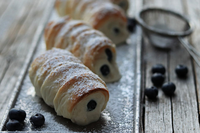 Schaumrollen mit Topfenfüllung
