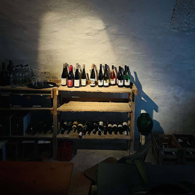 kleiner regionaler Weinkeller im Weinhaus Moser