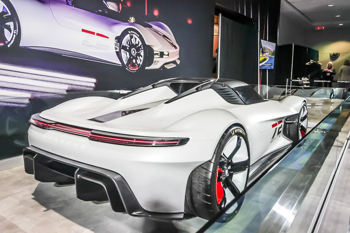 Porsche Gran Tourismo Concept au salon de l'auto de Toronto 2024
