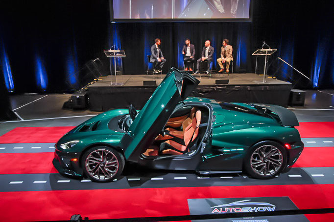 Rimac Nevera en présentaion au salon de l'auto de Toronto 2024