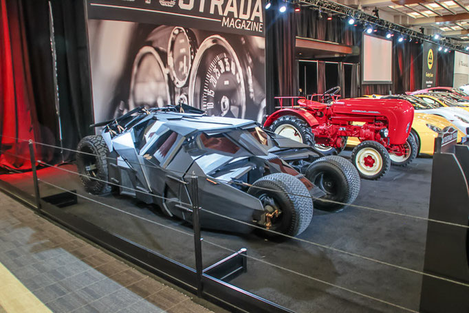 Une réplique de Batmobile au salon de l'auto de Toronto 2024