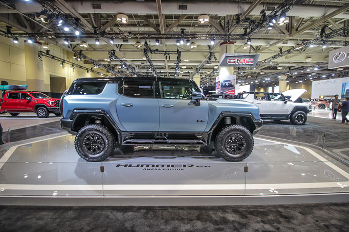 HUMMER EV Omega au salon de l'auto de Toronto 2024