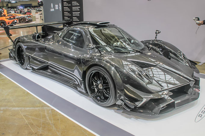 PFAFF Pagani au salon de l'auto de Toronto 2024