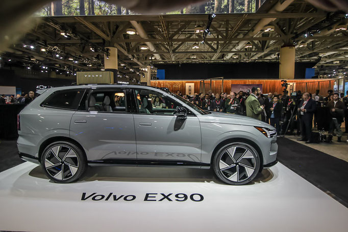 Volvo EX90 at 2024 Toronto Auto Show