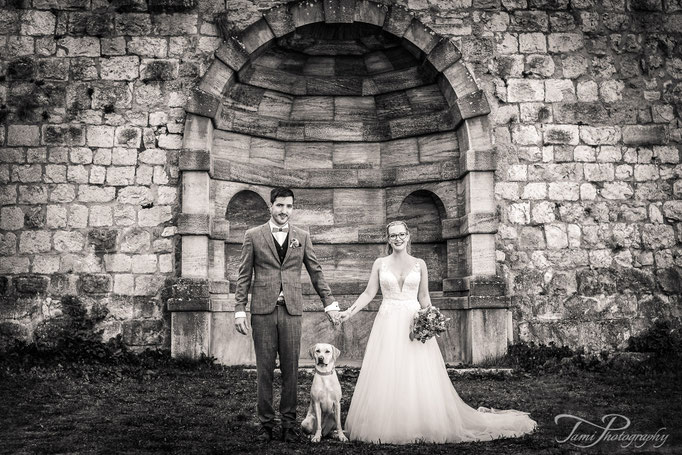 Hochzeitsfotograf am Schloss Heidenheim mit Hund
