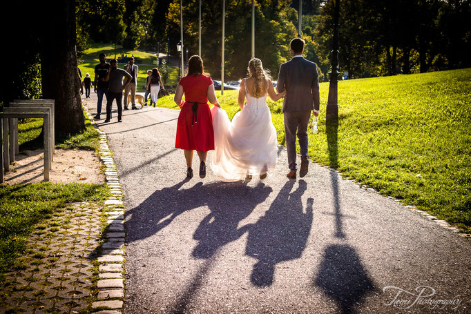 Hochzeitsfotografie am Schloss Heidenheim mit Hund