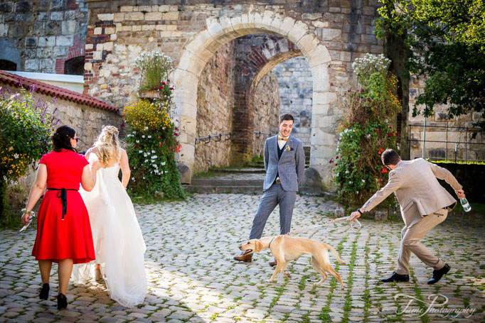 Hochzeitsfotografie am Schloss Heidenheim mit Hund