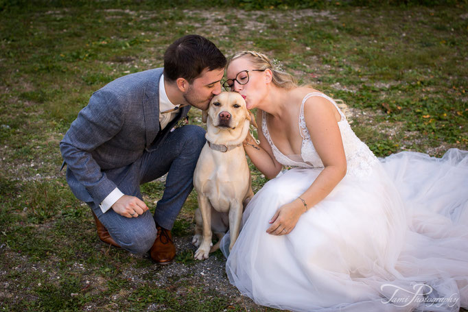 Hochzeitsfotografie am Schloss Heidenheim mit Hund