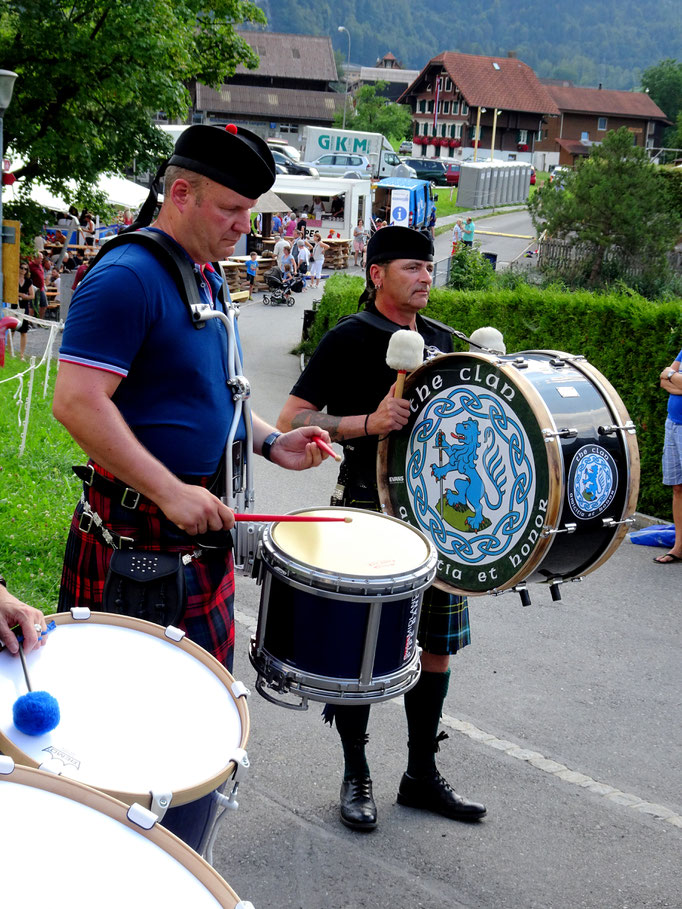 Unser Gastdrummer Gunter, Auftritt Nummer 1 am Stand der Braunviehzüchter