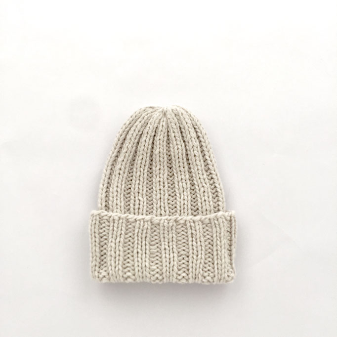 hand knitted ribbed Beanie  - 70 % Extra Fine Lamb´s Wool / 30 % Cashmere - handgestrickte Mütze