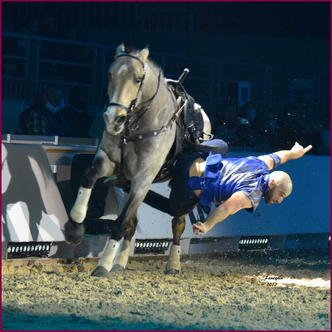 CHEVAL PASSION 2022 - Spectacle les Crinières d'OR - Laury TISSEUR