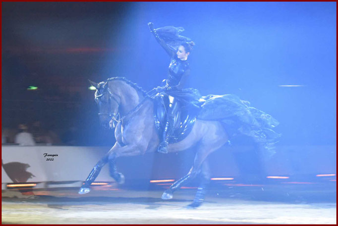 CHEVAL PASSION 2022 - Spectacle les Crinières d'OR - Caroline OSMONT