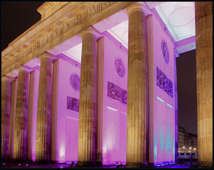 Iluminacja filarow Bramy Brandenburskiej