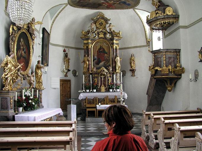 Eine kurze Danksagung in der ehemaligen Pfarrkirchen von Franz Senn.