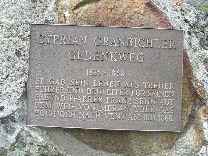 Unsere Wanderung führt auf den "Cyprian-Granbichler-Weg".