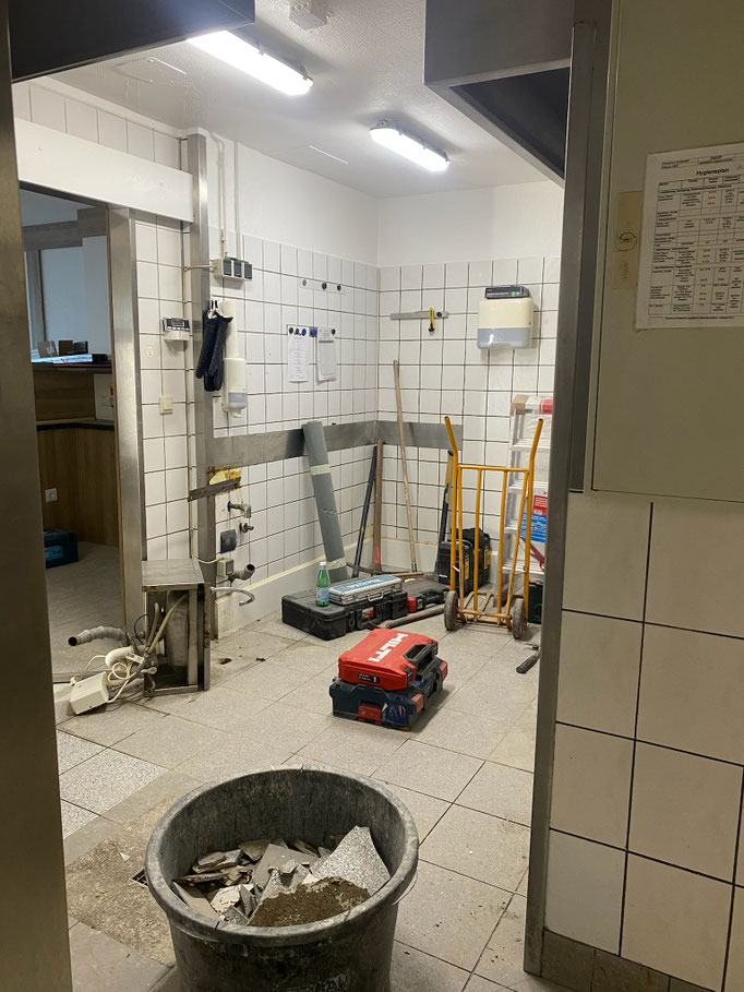 Auch die Küche wird komplett erneuert und modernisiert.