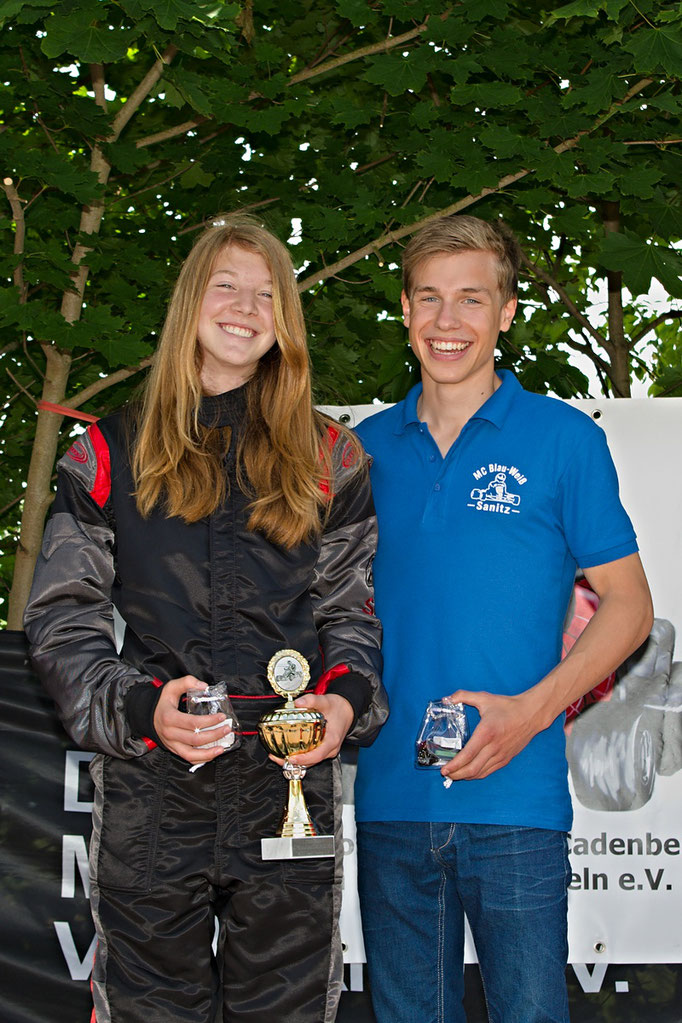 Das schnellste Paar des Tages beim 6. Vorlauf in Cadenberge: Janica Schlüer (li.) vom MSC Land Hadeln in Klasse 4 und Meik-Leon Strohecker (re.), MC Blau-Weiß Sanitz in Klasse 6