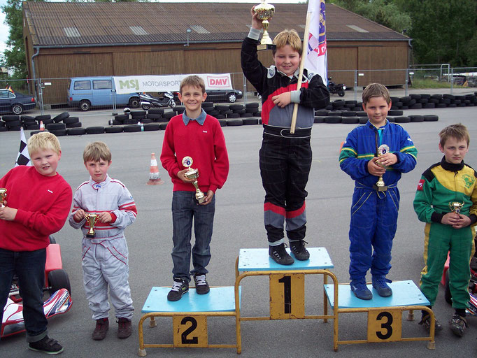 Siegerehrung in Klasse 1 mit Joel Selenski auf Platz 2