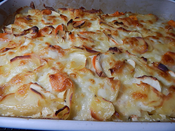 Kartoffelgratin mit Karotten und Pastinaken