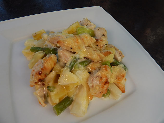 Spargel Gratin mit Kartoffeln und Hähnchen