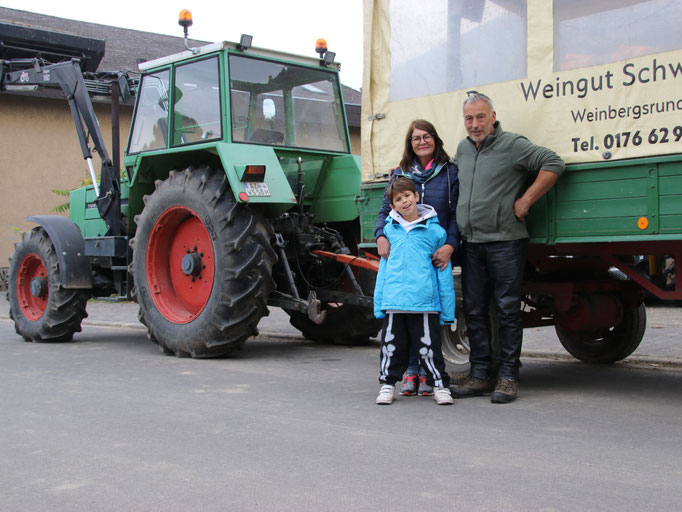 Dario mit Dagmar Wenzel und Burkhard Runkel zum Abschiedsfoto