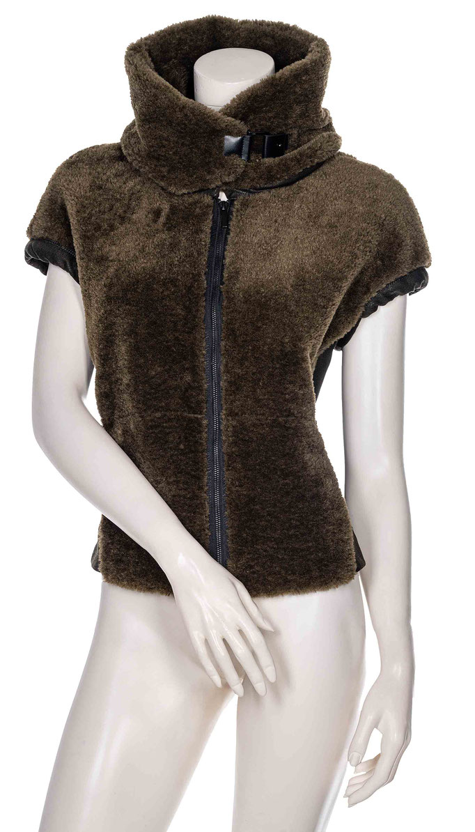 228-28 Vest fur