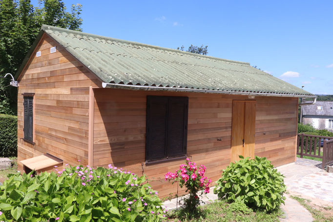 Habillage d'un cabanon en Red cedar