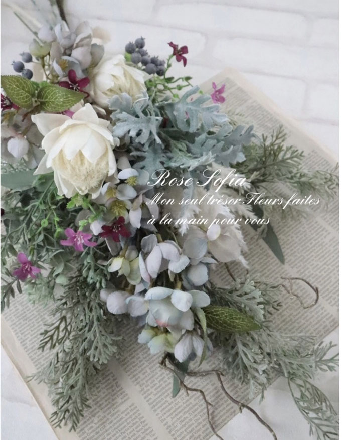 ホワイトプロテアスワッグ 27x60cm(L)¥9,900・(※(M)¥8,400)