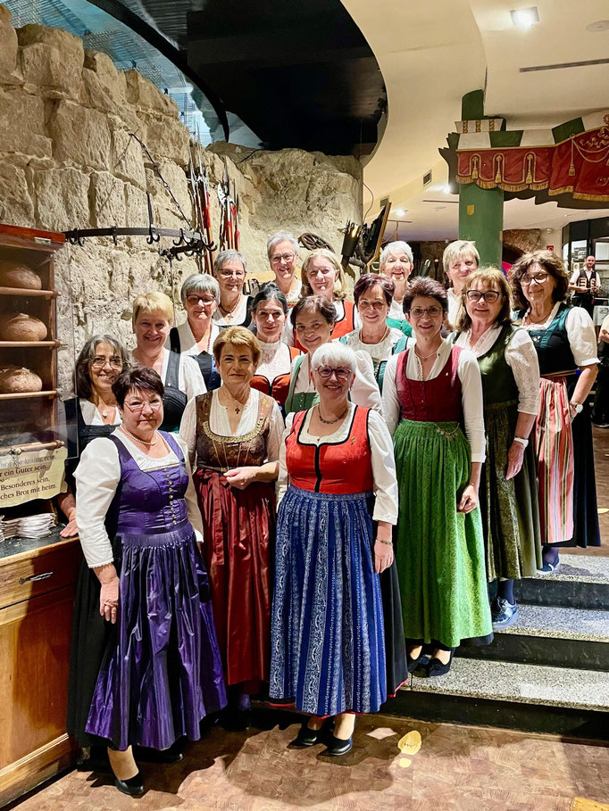 Landesobfrau Martina Pühringer mit den Bezirksobfrauen und Stellvertreterinnen in Dresden. Foto: Reisewelt