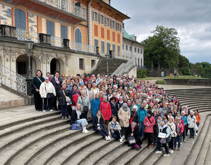 Goldhaubenfrauen in Dresden. Foto: Reisewelt