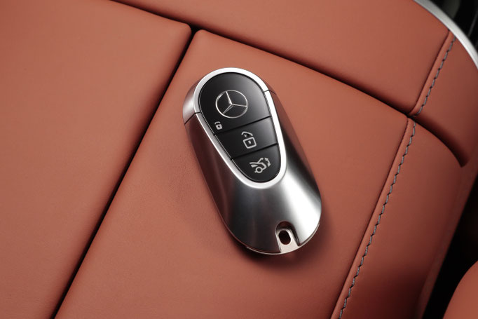 Mercedes-Benz 日本
