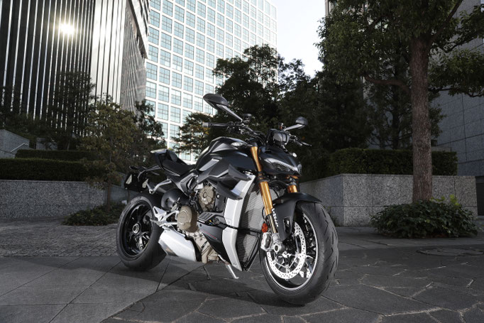 ENGINE × Ducati