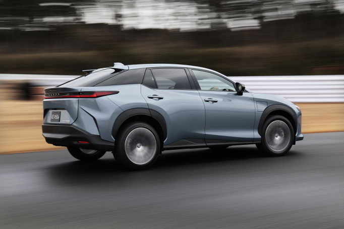 LEXUS