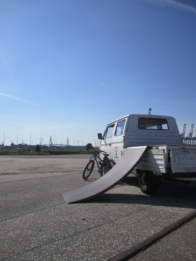 "BulliBox" VW T3 mit mobiler Fun Box für Veranstaltungen und Bike Events (2015) https://www.youtube.com/watch?v=c-N4bvfZ6mY