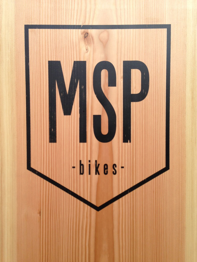 Ladenschild (Auftragsarbeit für MSP- Bikes; Logo in Zusammenarbeit mit Jakob Taranowski; 2016)