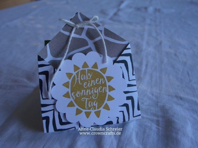 Goodie-Bag mit zwei Seitentaschen - von Kerstin Zoller (http://www.papier-mit-farbe.de/blog/)
