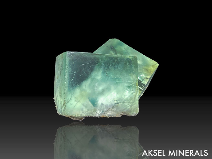 AM650 - Fluorite maclée - Xianghualing Mine, Xianghualing Sn-Polymetallic ore field, Linwu Co., Chenzhou, Hunan, Chine - 45x25mm