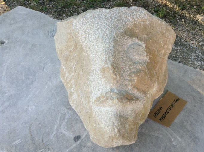 Kopf Steinskulptur Abelina Carissima Magometschnigg