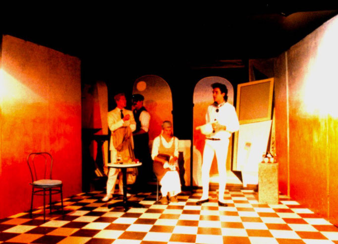 „Die Mitschuldigen“ von Johann Wolfgang von Goethe, Bühnenfoto, Premiere am 27.11.1992 • Οι συνενοχοι, τού Γ.Β. Γκοετε             