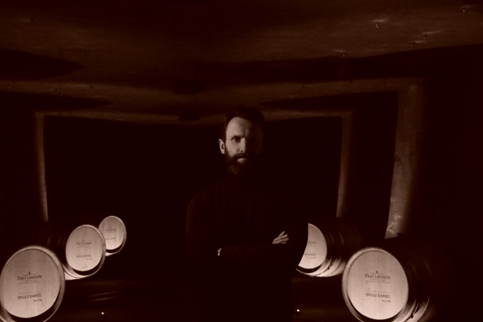 Julien Launois the owner in our cellar, by his levitating barrels | Champagne Launois Paul @ Le-Mesnil-sur-Oger - Côte des Blancs (proche Épernay)