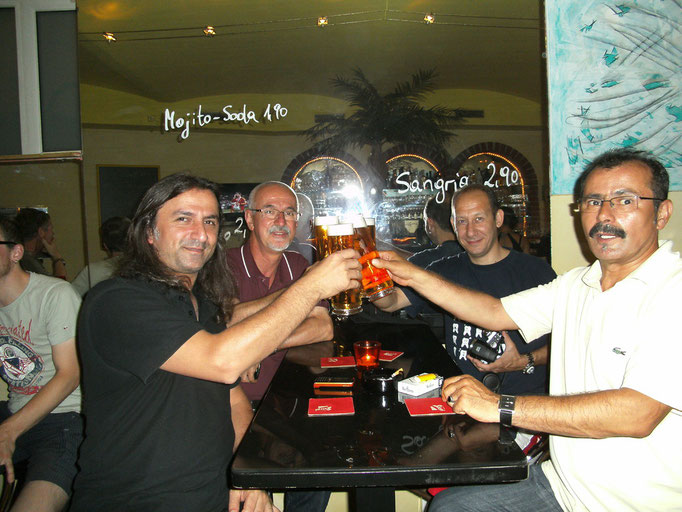 EM Finale 2012 - gemeinsam, mitsamt guten Getränken! Ein lustiger Abend!