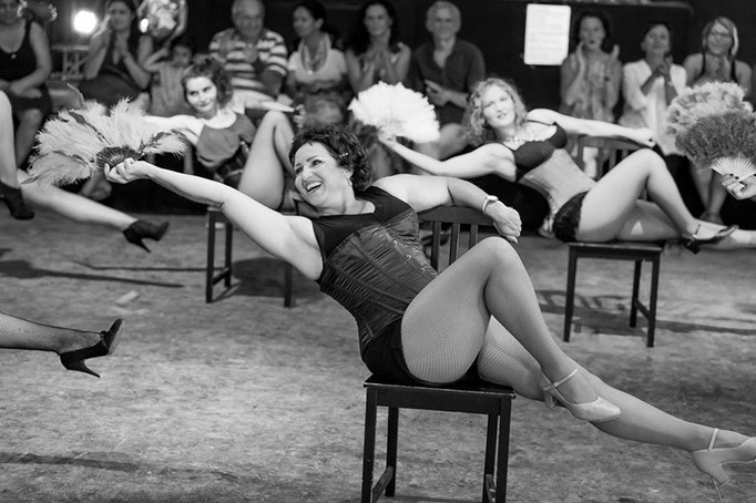 Burlesque Pinup Dancing: Schüler-Tanzshow vom Vintage Dance Studio auf dem Münchner Tollwood Festival. Foto: Michael Föhlinger