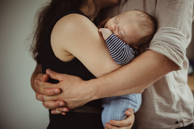 Kuschelndes Baby