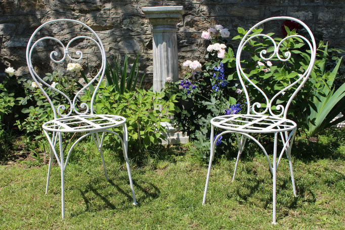 SEDIA IN FERRO BATTUTO, ANNI 50. Prezzo € 160 cad.
