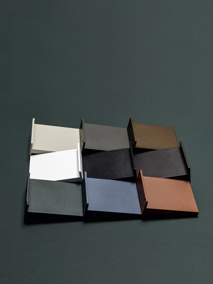 Campioni colore per strutture e finiture outdoor, materiali selezionati per arredi da esterno.