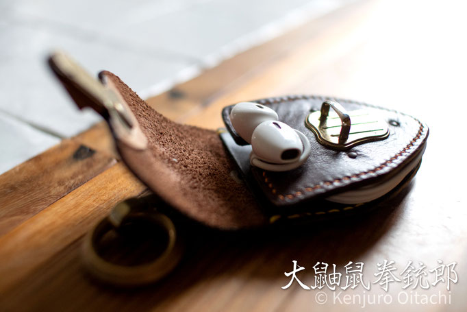 ear pods ケース　大鼬鼠拳銃郎