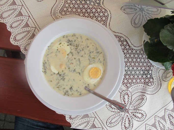 Kräftige Suppe mit Ei /  Polnische Spezialität...